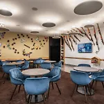 Eurostars Uhotel Отель