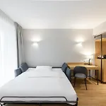 Отель Eurostars Uhotel