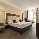 Eurostars Uhotel Отель
