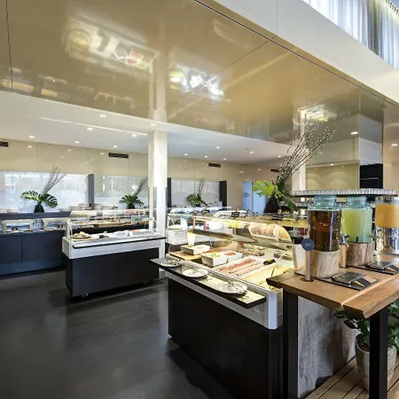 호텔 Eurostars Uhotel