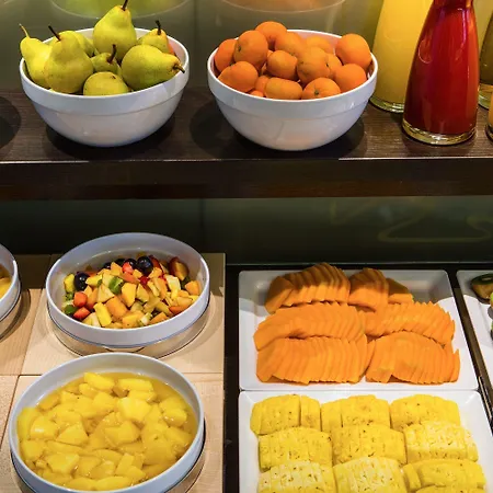 호텔 Eurostars Uhotel