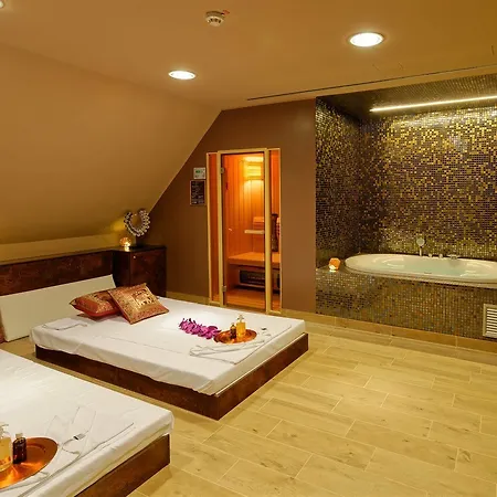 호텔 Eurostars Uhotel 4*