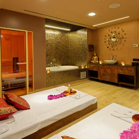 Eurostars Uhotel Otel 4*