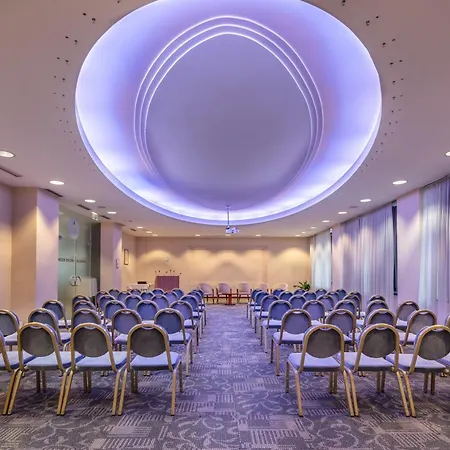 Eurostars Uhotel מלון