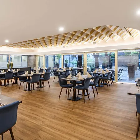 Eurostars Uhotel מלון