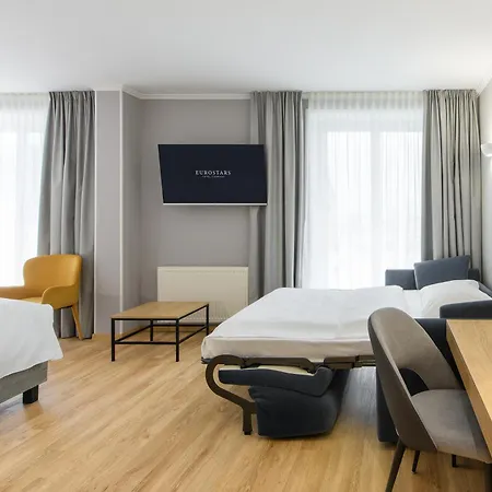 Eurostars Uhotel מלון