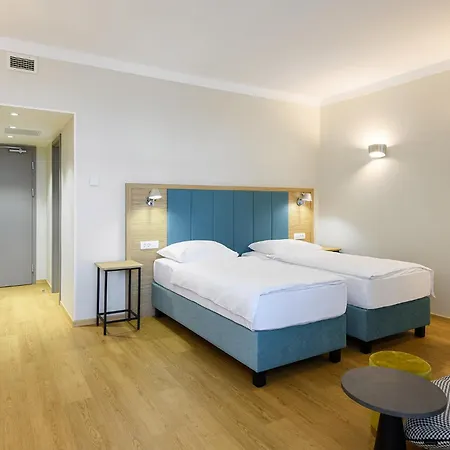 Eurostars Uhotel Hotel 4*