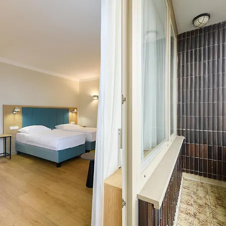 Hotel Eurostars Uhotel 4*