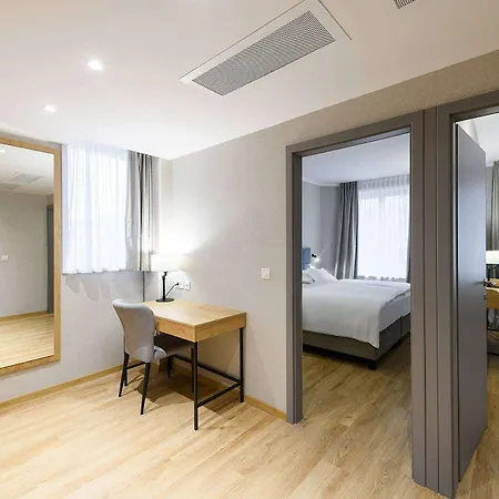 Eurostars Uhotel فندق 4*