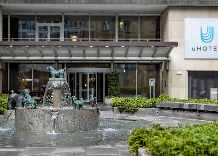 ホテル Eurostars Uhotel