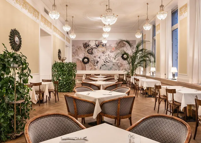 ホテル Eurostars Uhotel 4*