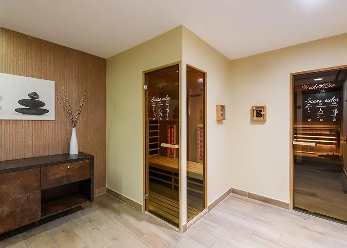 ホテル Eurostars Uhotel