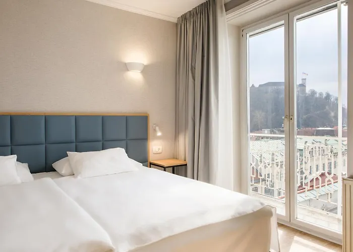 호텔 Eurostars Uhotel