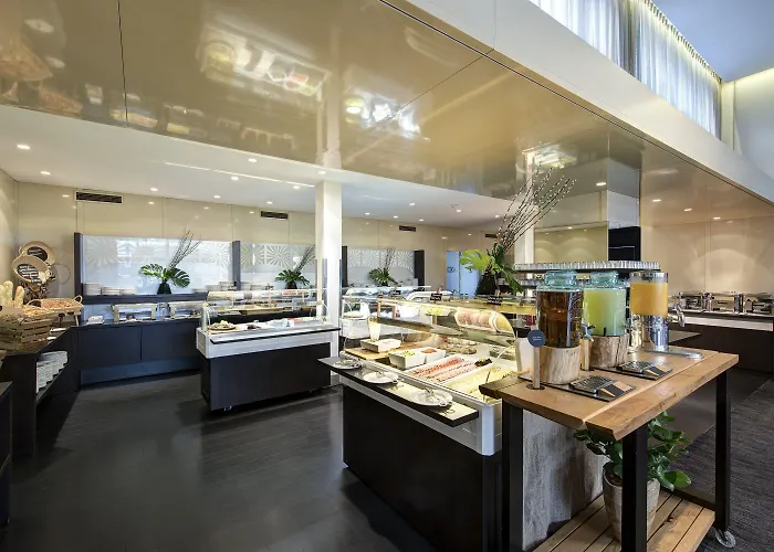 호텔 Eurostars Uhotel