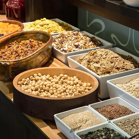 Eurostars Uhotel מלון 4*